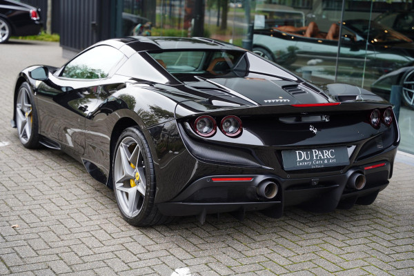 Ferrari F8 Spider 3.9 V8 HELE Cuoio Interior 18 D.Km Ferrari F8 Spider 3.9 V8 HELE Cuoio Interior 18 D.Km