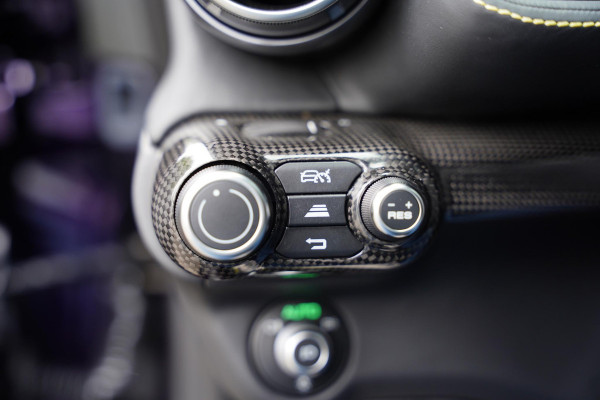 Ferrari 812 GTS 6.5 V12 HELE Viola Hong Kong Carbon Lifting Ferrari 812 GTS 6.5 V12 HELE Viola Hong Kong Carbon Lifting