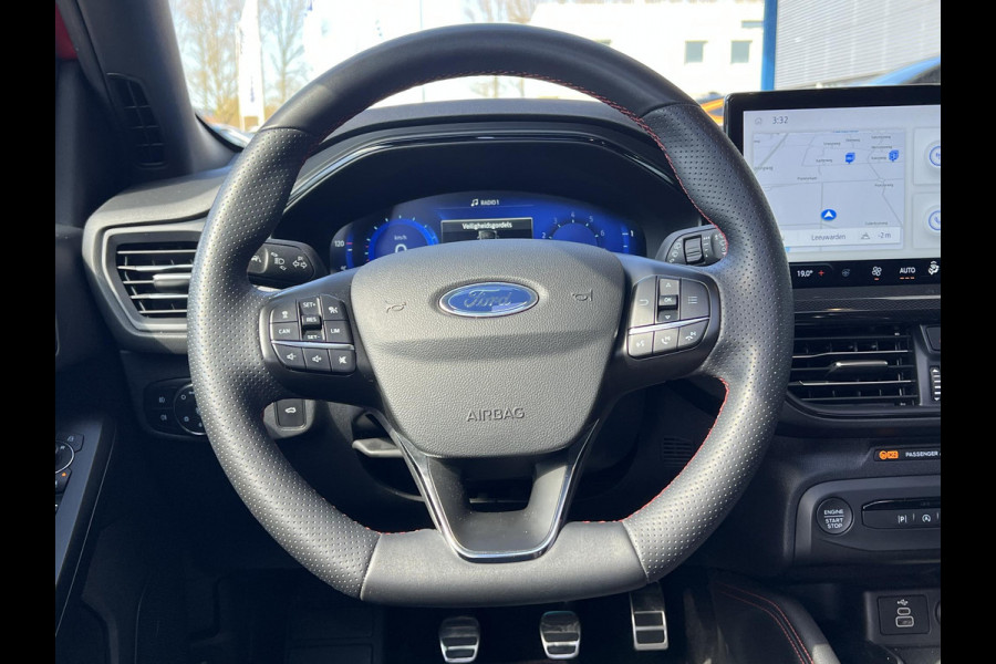 Ford FOCUS Wagon 1.0 EcoBoost Hybrid ST Line X 155pk |  ZUID | Winterpakket | Panorama dak | Adaptieve cruise