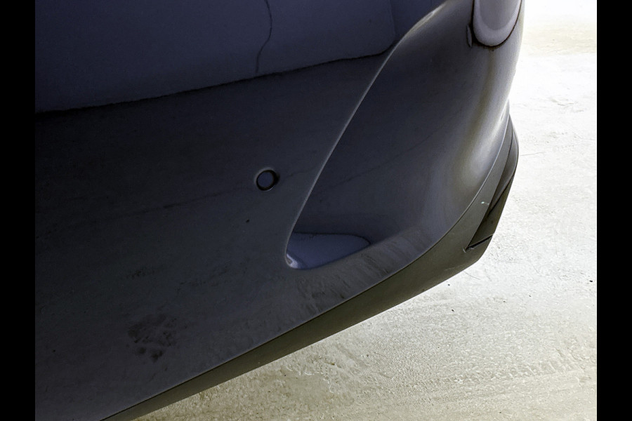 Mercedes-Benz C-Klasse 180 AMG Line Multispaaks lichtmetalen velgen 19 inch. Navigatie | parking support met camera achter | Inclusief 24 maanden MB Certified garantie voor Europa. Mercedes-Benz C-Klasse 180 AMG Line Multispaaks lichtmetalen velgen 19 inch. Navigatie | parking support met camera achter | Inclusief 24 maanden MB Certified garantie voor Europa.