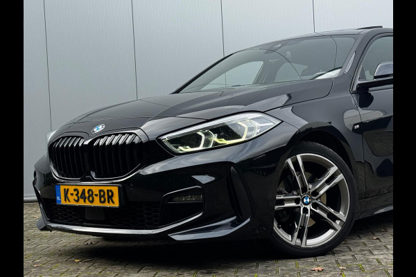 BMW 1-serie 118i M SPORT EXECUTIVE EDITION PANORAMADAK CARPLAY DAB+ ORIGINEEL NEDERLANDS LED