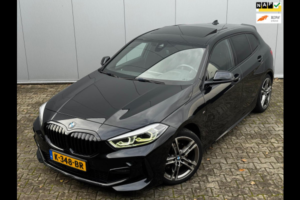 BMW 1-serie 118i M SPORT EXECUTIVE EDITION PANORAMADAK CARPLAY DAB+ ORIGINEEL NEDERLANDS LED