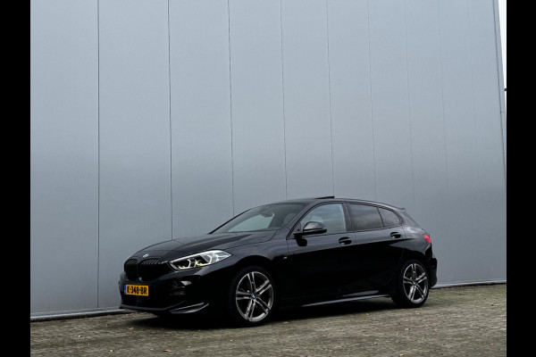 BMW 1-serie 118i M SPORT EXECUTIVE EDITION PANORAMADAK CARPLAY DAB+ ORIGINEEL NEDERLANDS LED