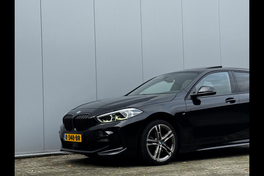 BMW 1-serie 118i M SPORT EXECUTIVE EDITION PANORAMADAK CARPLAY DAB+ ORIGINEEL NEDERLANDS LED