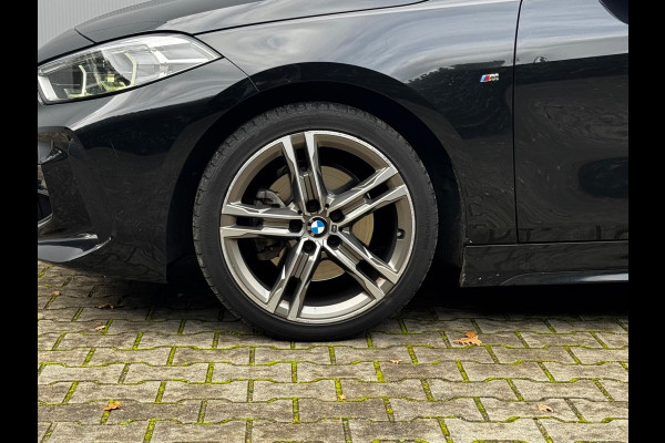 BMW 1-serie 118i M SPORT EXECUTIVE EDITION PANORAMADAK CARPLAY DAB+ ORIGINEEL NEDERLANDS LED