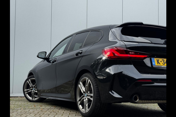 BMW 1-serie 118i M SPORT EXECUTIVE EDITION PANORAMADAK CARPLAY DAB+ ORIGINEEL NEDERLANDS LED