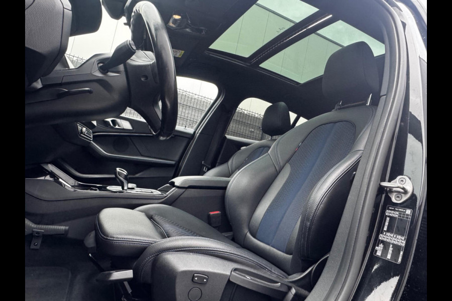 BMW 1-serie 118i M SPORT EXECUTIVE EDITION PANORAMADAK CARPLAY DAB+ ORIGINEEL NEDERLANDS LED