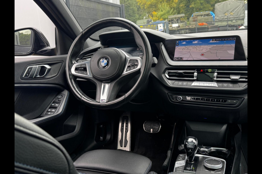 BMW 1-serie 118i M SPORT EXECUTIVE EDITION PANORAMADAK CARPLAY DAB+ ORIGINEEL NEDERLANDS LED