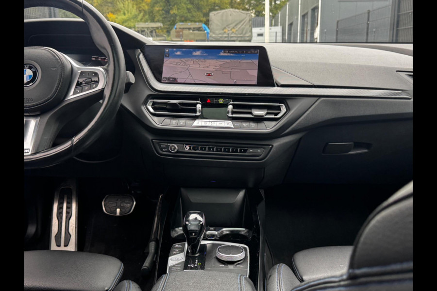 BMW 1-serie 118i M SPORT EXECUTIVE EDITION PANORAMADAK CARPLAY DAB+ ORIGINEEL NEDERLANDS LED