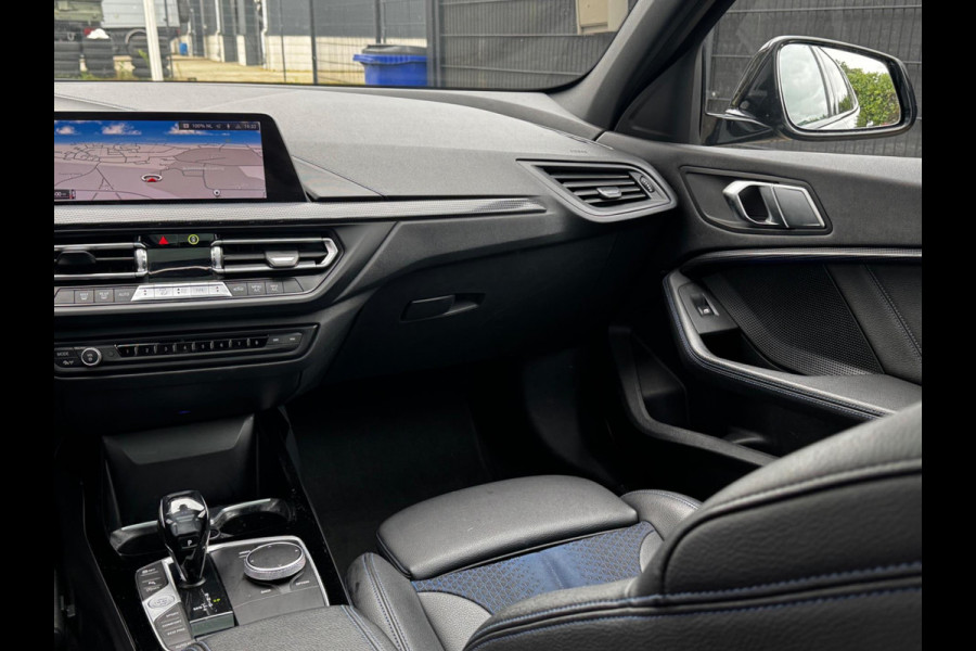 BMW 1-serie 118i M SPORT EXECUTIVE EDITION PANORAMADAK CARPLAY DAB+ ORIGINEEL NEDERLANDS LED