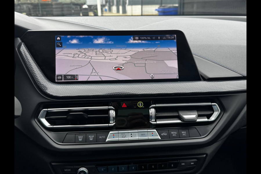 BMW 1-serie 118i M SPORT EXECUTIVE EDITION PANORAMADAK CARPLAY DAB+ ORIGINEEL NEDERLANDS LED