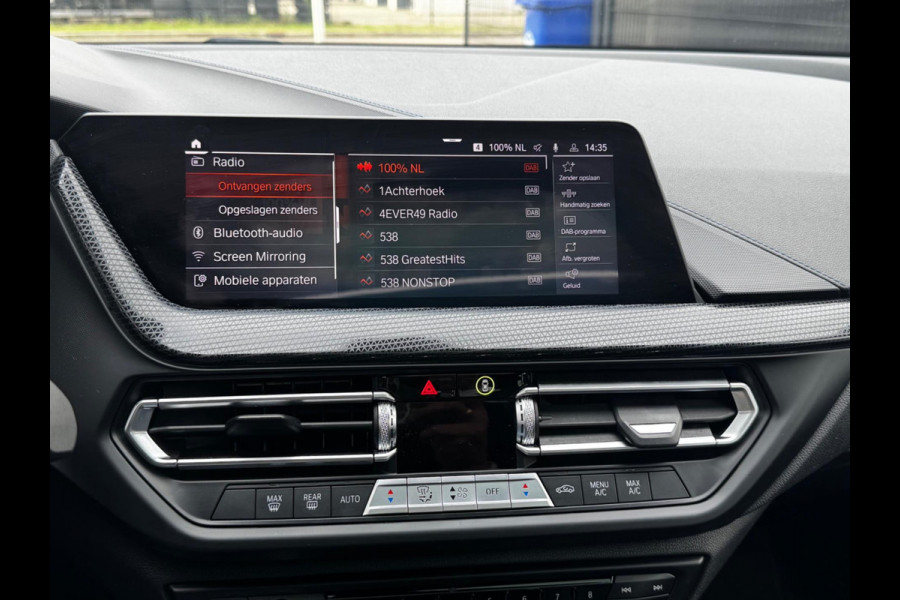 BMW 1-serie 118i M SPORT EXECUTIVE EDITION PANORAMADAK CARPLAY DAB+ ORIGINEEL NEDERLANDS LED
