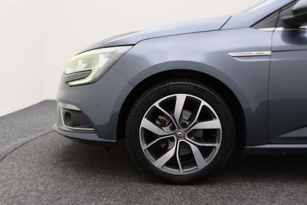 Renault Mégane 1.2 TCe Bose Leder/Stof, Camera, Cruise, Navigatie, DAB, PDC, Trekhaak, 17'' Renault Mégane 1.2 TCe Bose Leder/Stof, Camera, Cruise, Navigatie, DAB, PDC, Trekhaak, 17''