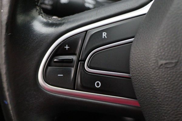 Renault Mégane 1.2 TCe Bose Leder/Stof, Camera, Cruise, Navigatie, DAB, PDC, Trekhaak, 17'' Renault Mégane 1.2 TCe Bose Leder/Stof, Camera, Cruise, Navigatie, DAB, PDC, Trekhaak, 17''