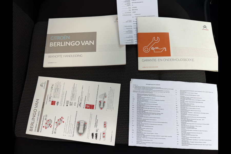 Citroën Berlingo 1.6 100PK EURO 6 BlueHDI Driver CarPlay/trekhaak/achteruitrijcamera Citroën Berlingo 1.6 100PK EURO 6 BlueHDI Driver CarPlay/trekhaak/achteruitrijcamera
