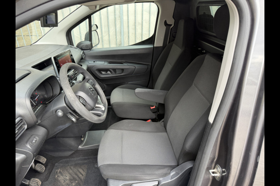 Citroën Berlingo 1.6 100PK EURO 6 BlueHDI Driver CarPlay/trekhaak/achteruitrijcamera Citroën Berlingo 1.6 100PK EURO 6 BlueHDI Driver CarPlay/trekhaak/achteruitrijcamera