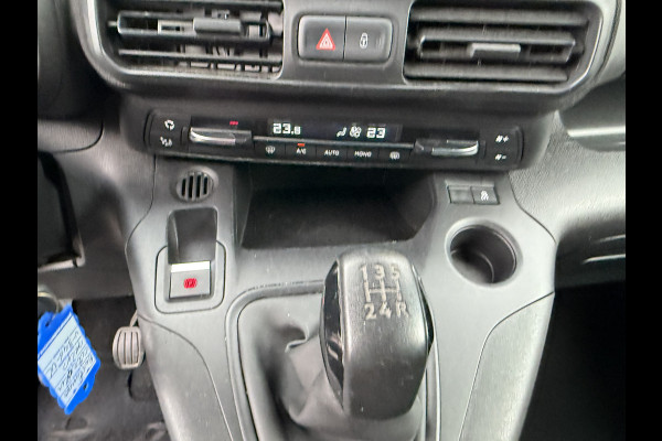Citroën Berlingo 1.6 100PK EURO 6 BlueHDI Driver CarPlay/trekhaak/achteruitrijcamera Citroën Berlingo 1.6 100PK EURO 6 BlueHDI Driver CarPlay/trekhaak/achteruitrijcamera