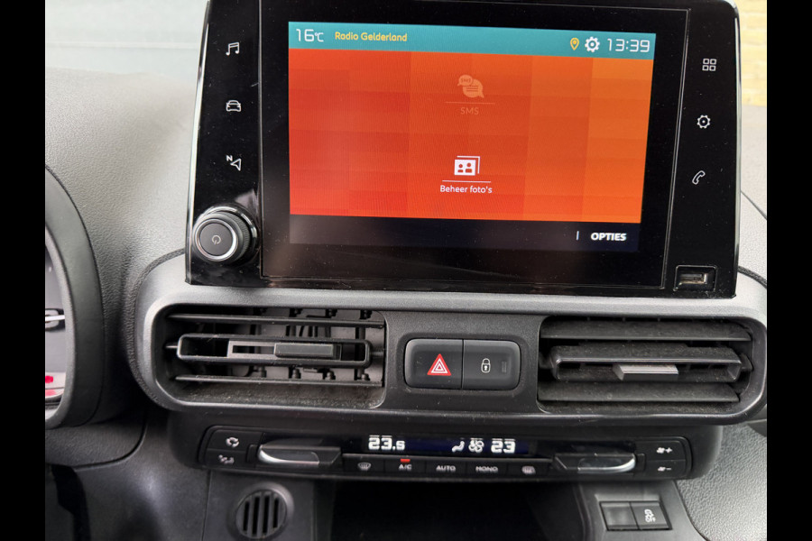 Citroën Berlingo 1.6 100PK EURO 6 BlueHDI Driver CarPlay/trekhaak/achteruitrijcamera Citroën Berlingo 1.6 100PK EURO 6 BlueHDI Driver CarPlay/trekhaak/achteruitrijcamera