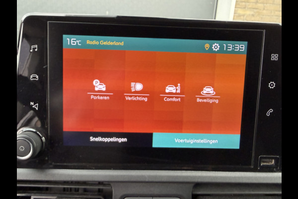 Citroën Berlingo 1.6 100PK EURO 6 BlueHDI Driver CarPlay/trekhaak/achteruitrijcamera Citroën Berlingo 1.6 100PK EURO 6 BlueHDI Driver CarPlay/trekhaak/achteruitrijcamera