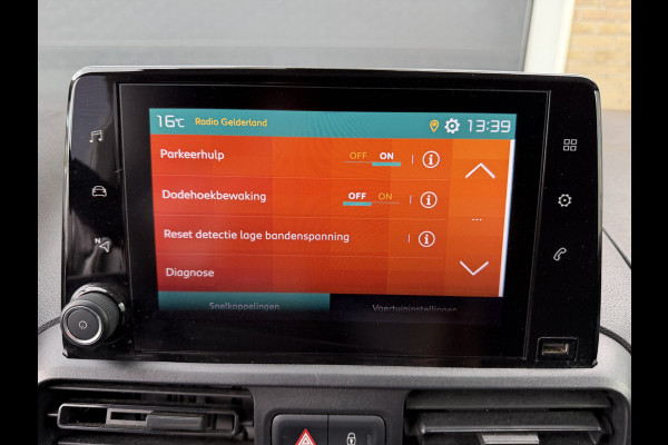 Citroën Berlingo 1.6 100PK EURO 6 BlueHDI Driver CarPlay/trekhaak/achteruitrijcamera Citroën Berlingo 1.6 100PK EURO 6 BlueHDI Driver CarPlay/trekhaak/achteruitrijcamera