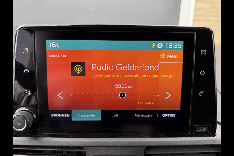 Citroën Berlingo 1.6 100PK EURO 6 BlueHDI Driver CarPlay/trekhaak/achteruitrijcamera Citroën Berlingo 1.6 100PK EURO 6 BlueHDI Driver CarPlay/trekhaak/achteruitrijcamera