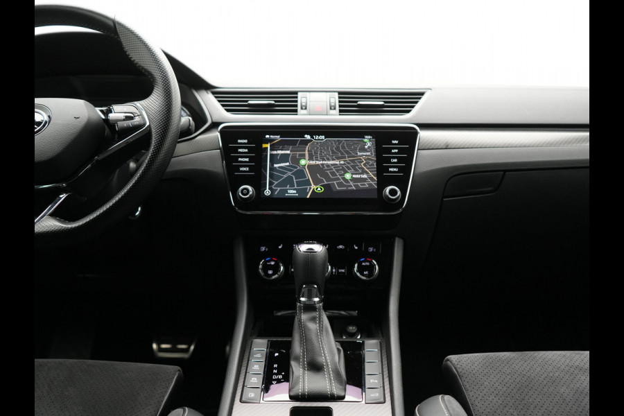 Škoda Superb Combi 1.4 TSI iV Sportline Business Plug In Hybrid 218pk Dealer O.H PHEV | Trekhaak Af Fabriek | Adaptive Cruise | Alcantara Sportstoelen Memory & Verwarmd | Canton Audio | Apple Carplay | Stuur Verwarmd | Keyless | Sfeerverlichting |  Navigatie | DAB | Škoda Superb Combi 1.4 TSI iV Sportline Business Plug In Hybrid 218pk Dealer O.H PHEV | Trekhaak Af Fabriek | Adaptive Cruise | Alcantara Sportstoelen Memory & Verwarmd | Canton Audio | Apple Carplay | Stuur Verwarmd | Keyless | Sfeerverlichting |  Navigatie | DAB |