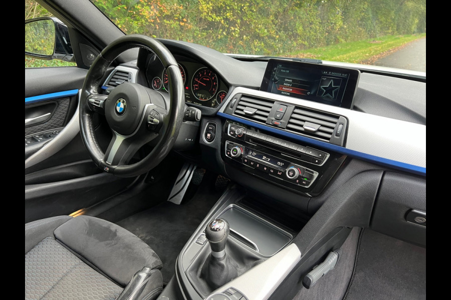 BMW 3 Serie 318i | M-Sport | Carbon | Sportlstoelen| Navi | Cruise | Clima BMW 3 Serie 318i | M-Sport | Carbon | Sportlstoelen| Navi | Cruise | Clima