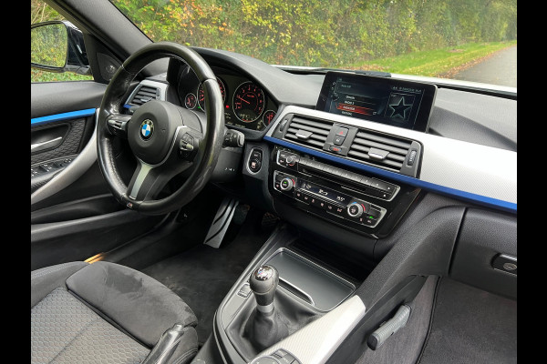 BMW 3 Serie 318i | M-Sport | Carbon | Sportlstoelen| Navi | Cruise | Clima BMW 3 Serie 318i | M-Sport | Carbon | Sportlstoelen| Navi | Cruise | Clima