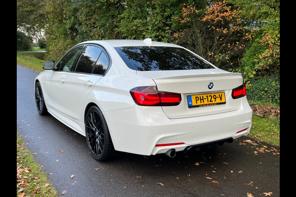 BMW 3 Serie 318i | M-Sport | Carbon | Sportlstoelen| Navi | Cruise | Clima BMW 3 Serie 318i | M-Sport | Carbon | Sportlstoelen| Navi | Cruise | Clima