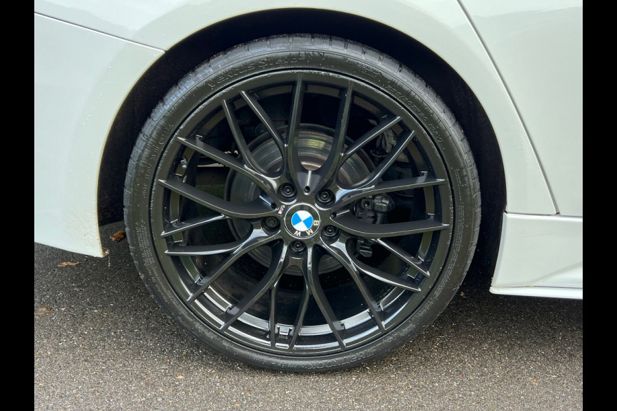 BMW 3 Serie 318i | M-Sport | Carbon | Sportlstoelen| Navi | Cruise | Clima BMW 3 Serie 318i | M-Sport | Carbon | Sportlstoelen| Navi | Cruise | Clima