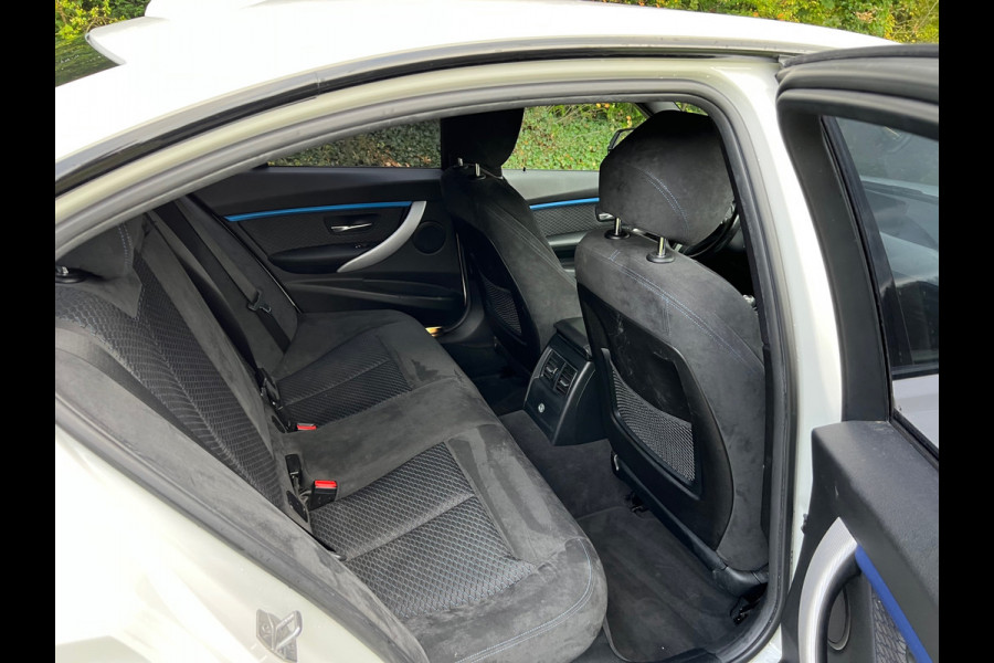 BMW 3 Serie 318i | M-Sport | Carbon | Sportlstoelen| Navi | Cruise | Clima BMW 3 Serie 318i | M-Sport | Carbon | Sportlstoelen| Navi | Cruise | Clima