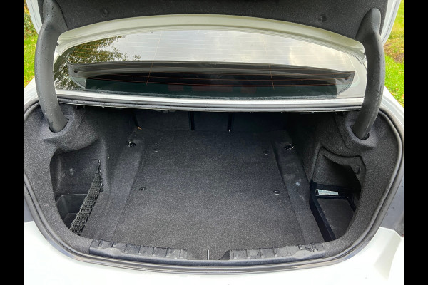 BMW 3 Serie 318i | M-Sport | Carbon | Sportlstoelen| Navi | Cruise | Clima BMW 3 Serie 318i | M-Sport | Carbon | Sportlstoelen| Navi | Cruise | Clima