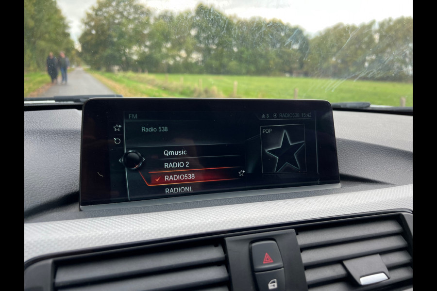 BMW 3 Serie 318i | M-Sport | Carbon | Sportlstoelen| Navi | Cruise | Clima BMW 3 Serie 318i | M-Sport | Carbon | Sportlstoelen| Navi | Cruise | Clima