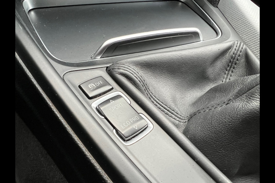 BMW 3 Serie 318i | M-Sport | Carbon | Sportlstoelen| Navi | Cruise | Clima BMW 3 Serie 318i | M-Sport | Carbon | Sportlstoelen| Navi | Cruise | Clima