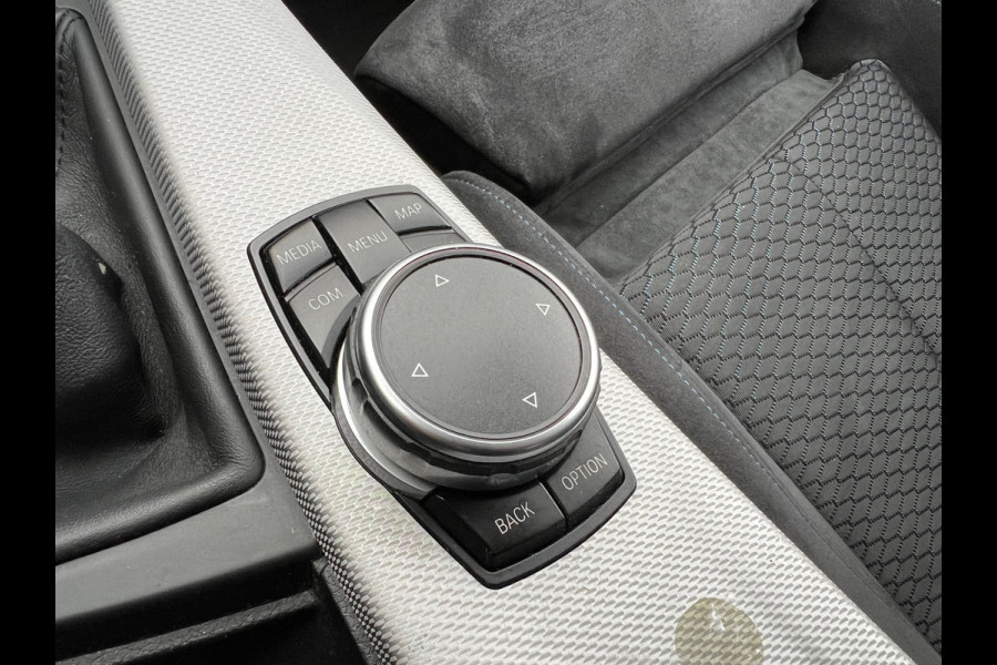 BMW 3 Serie 318i | M-Sport | Carbon | Sportlstoelen| Navi | Cruise | Clima BMW 3 Serie 318i | M-Sport | Carbon | Sportlstoelen| Navi | Cruise | Clima