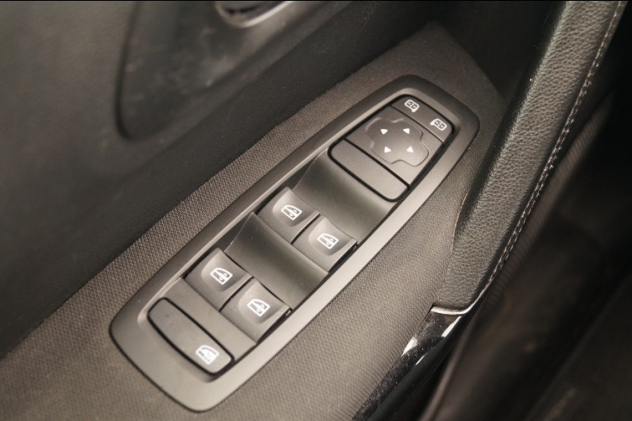 Renault Kadjar 1.3 TCe 140pk Life -AIRCO-CRUISE-TREKHAAK- Renault Kadjar 1.3 TCe 140pk Life -AIRCO-CRUISE-TREKHAAK-