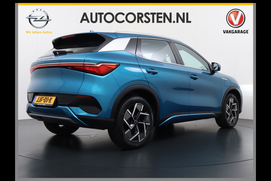 BYD ATTO 3 60kWh Design SOH 96% Panoramadak Leder+Elektr.Verst. Warmtepomp Adaptieve Cruise 360°Camera Apple Carplay Android Auto Elektr.Ac Verkeersbord detectie WiFi DAB Led Rijstrooksensor Keyless Smartphone Entry Fabrieksgarantie tot 12-12-2030 /150.000km Garantie op de LFP Accu tot 12-12-2030/200.000km €44.000,- Nieuw!