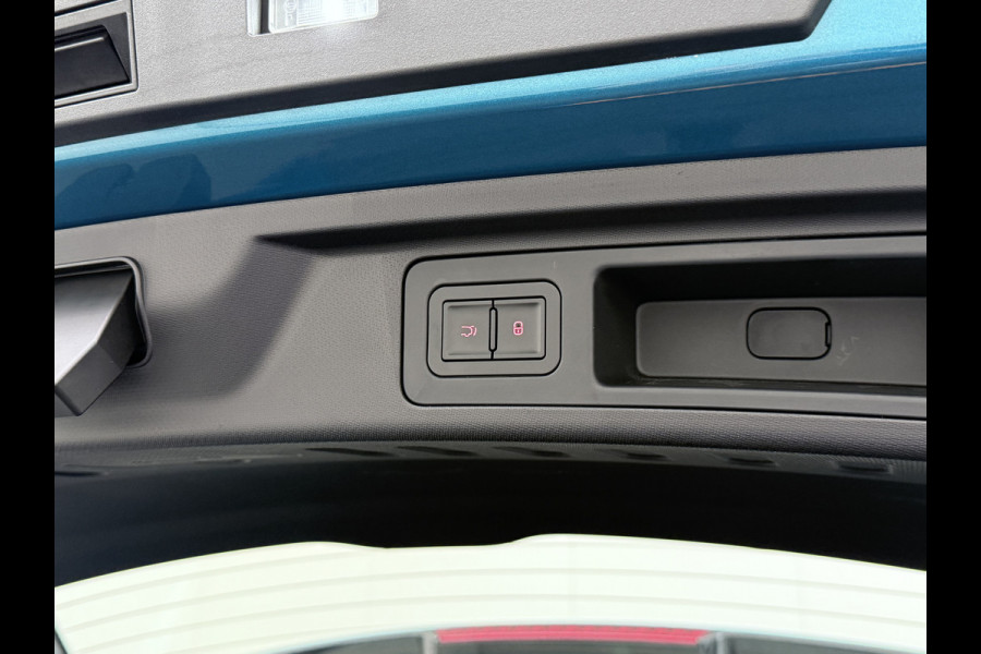BYD ATTO 3 60kWh Design SOH 96% Panoramadak Leder+Elektr.Verst. Warmtepomp Adaptieve Cruise 360°Camera Apple Carplay Android Auto Elektr.Ac Verkeersbord detectie WiFi DAB Led Rijstrooksensor Keyless Smartphone Entry Fabrieksgarantie tot 12-12-2030 /150.000km Garantie op de LFP Accu tot 12-12-2030/200.000km €44.000,- Nieuw!