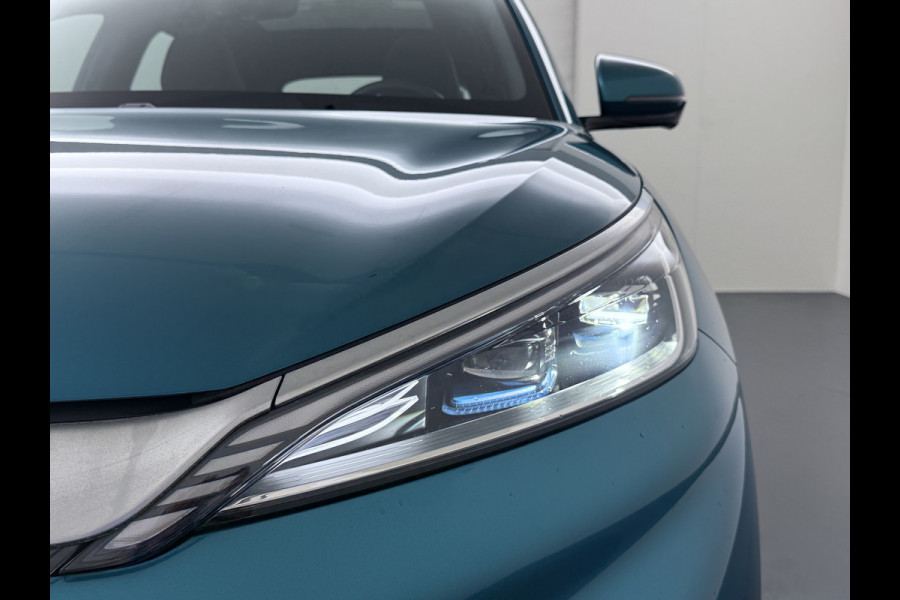 BYD ATTO 3 60kWh Design SOH 96% Panoramadak Leder+Elektr.Verst. Warmtepomp Adaptieve Cruise 360°Camera Apple Carplay Android Auto Elektr.Ac Verkeersbord detectie WiFi DAB Led Rijstrooksensor Keyless Smartphone Entry Fabrieksgarantie tot 12-12-2030 /150.000km Garantie op de LFP Accu tot 12-12-2030/200.000km €44.000,- Nieuw!