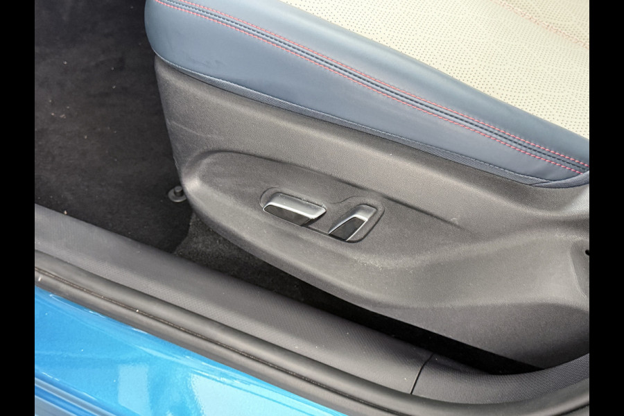 BYD ATTO 3 60kWh Design SOH 96% Panoramadak Leder+Elektr.Verst. Warmtepomp Adaptieve Cruise 360°Camera Apple Carplay Android Auto Elektr.Ac Verkeersbord detectie WiFi DAB Led Rijstrooksensor Keyless Smartphone Entry Fabrieksgarantie tot 12-12-2030 /150.000km Garantie op de LFP Accu tot 12-12-2030/200.000km €44.000,- Nieuw!