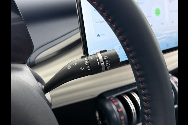 BYD ATTO 3 60kWh Design SOH 96% Panoramadak Leder+Elektr.Verst. Warmtepomp Adaptieve Cruise 360°Camera Apple Carplay Android Auto Elektr.Ac Verkeersbord detectie WiFi DAB Led Rijstrooksensor Keyless Smartphone Entry Fabrieksgarantie tot 12-12-2030 /150.000km Garantie op de LFP Accu tot 12-12-2030/200.000km €44.000,- Nieuw!