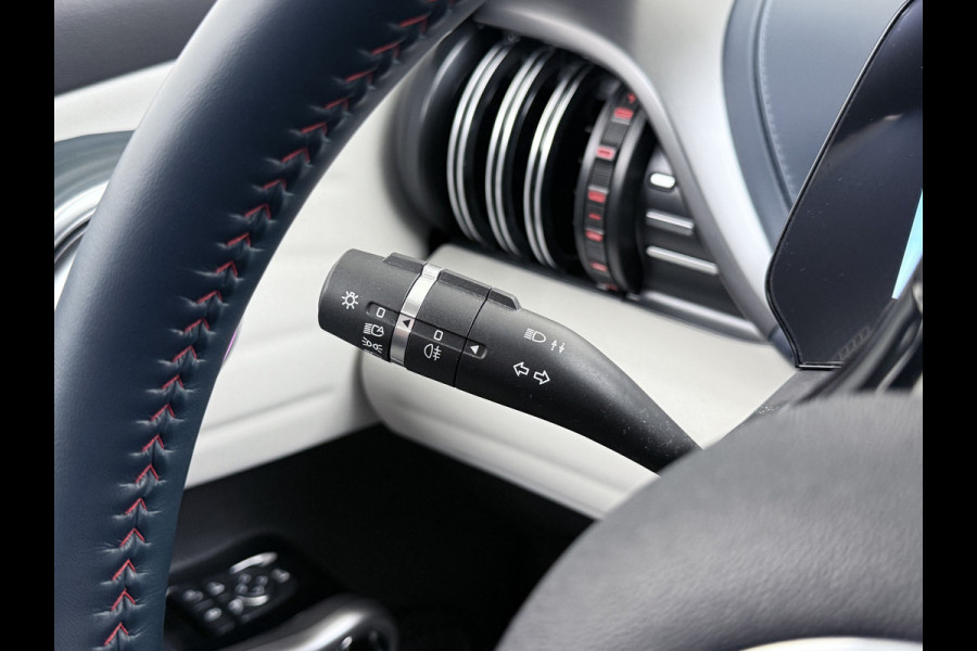 BYD ATTO 3 60kWh Design SOH 96% Panoramadak Leder+Elektr.Verst. Warmtepomp Adaptieve Cruise 360°Camera Apple Carplay Android Auto Elektr.Ac Verkeersbord detectie WiFi DAB Led Rijstrooksensor Keyless Smartphone Entry Fabrieksgarantie tot 12-12-2030 /150.000km Garantie op de LFP Accu tot 12-12-2030/200.000km €44.000,- Nieuw!