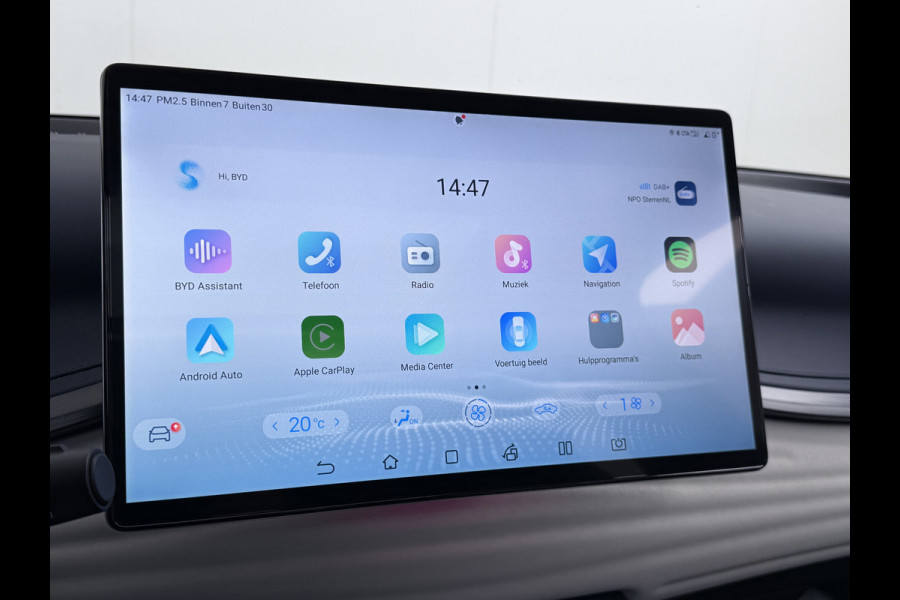 BYD ATTO 3 60kWh Design SOH 96% Panoramadak Leder+Elektr.Verst. Warmtepomp Adaptieve Cruise 360°Camera Apple Carplay Android Auto Elektr.Ac Verkeersbord detectie WiFi DAB Led Rijstrooksensor Keyless Smartphone Entry Fabrieksgarantie tot 12-12-2030 /150.000km Garantie op de LFP Accu tot 12-12-2030/200.000km €44.000,- Nieuw!