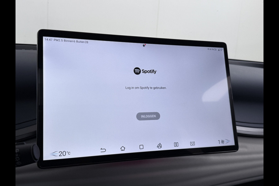 BYD ATTO 3 60kWh Design SOH 96% Panoramadak Leder+Elektr.Verst. Warmtepomp Adaptieve Cruise 360°Camera Apple Carplay Android Auto Elektr.Ac Verkeersbord detectie WiFi DAB Led Rijstrooksensor Keyless Smartphone Entry Fabrieksgarantie tot 12-12-2030 /150.000km Garantie op de LFP Accu tot 12-12-2030/200.000km €44.000,- Nieuw!