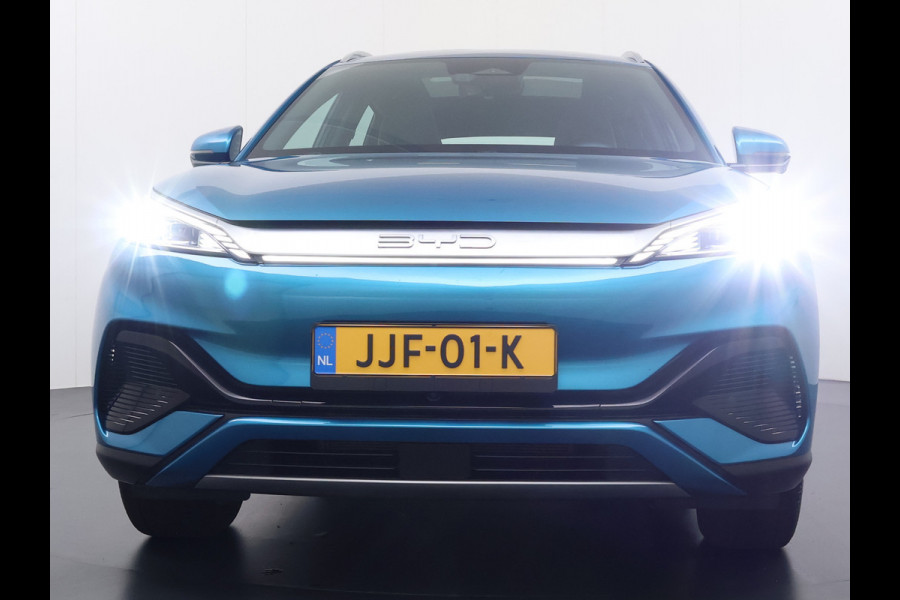 BYD ATTO 3 60kWh Design SOH 96% Panoramadak Leder+Elektr.Verst. Warmtepomp Adaptieve Cruise 360°Camera Apple Carplay Android Auto Elektr.Ac Verkeersbord detectie WiFi DAB Led Rijstrooksensor Keyless Smartphone Entry Fabrieksgarantie tot 12-12-2030 /150.000km Garantie op de LFP Accu tot 12-12-2030/200.000km €44.000,- Nieuw!