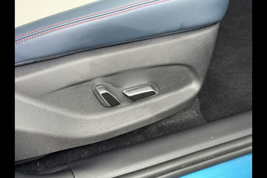 BYD ATTO 3 60kWh Design SOH 96% Panoramadak Leder+Elektr.Verst. Warmtepomp Adaptieve Cruise 360°Camera Apple Carplay Android Auto Elektr.Ac Verkeersbord detectie WiFi DAB Led Rijstrooksensor Keyless Smartphone Entry Fabrieksgarantie tot 12-12-2030 /150.000km Garantie op de LFP Accu tot 12-12-2030/200.000km €44.000,- Nieuw!
