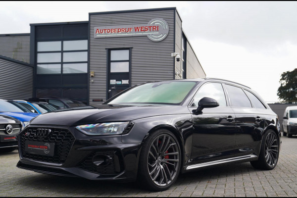 Audi RS4 Avant 2.9 TFSI RS 4 Quattro | Panorama | Bang&Olufsen | HuD | Facelift | Adaptieve Cruise | Lane Assist | Massage |450PK Audi RS4 Avant 2.9 TFSI RS 4 Quattro | Panorama | Bang&Olufsen | HuD | Facelift | Adaptieve Cruise | Lane Assist | Massage |450PK