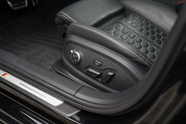 Audi RS4 Avant 2.9 TFSI RS 4 Quattro | Panorama | Bang&Olufsen | HuD | Facelift | Adaptieve Cruise | Lane Assist | Massage |450PK Audi RS4 Avant 2.9 TFSI RS 4 Quattro | Panorama | Bang&Olufsen | HuD | Facelift | Adaptieve Cruise | Lane Assist | Massage |450PK