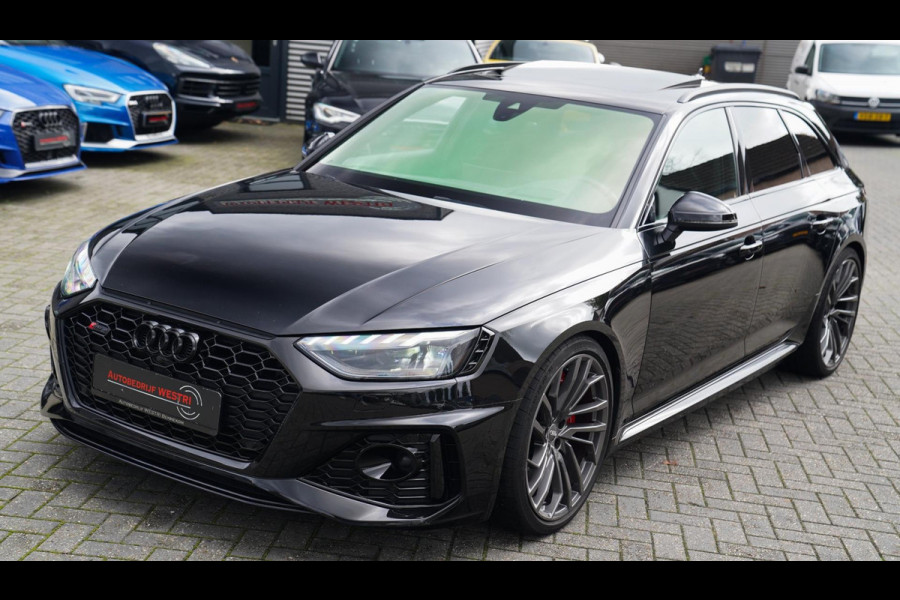 Audi RS4 Avant 2.9 TFSI RS 4 Quattro | Panorama | Bang&Olufsen | HuD | Facelift | Adaptieve Cruise | Lane Assist | Massage |450PK Audi RS4 Avant 2.9 TFSI RS 4 Quattro | Panorama | Bang&Olufsen | HuD | Facelift | Adaptieve Cruise | Lane Assist | Massage |450PK