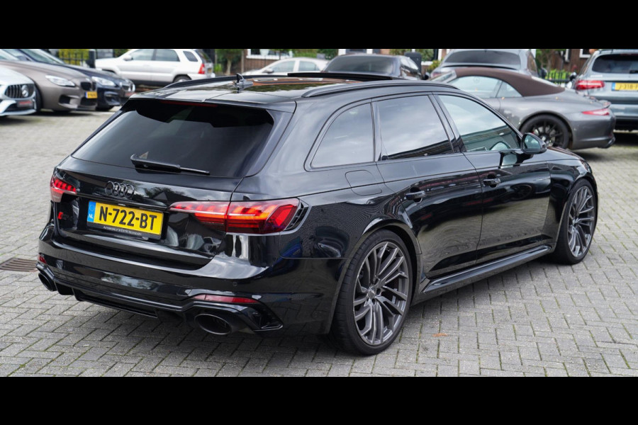 Audi RS4 Avant 2.9 TFSI RS 4 Quattro | Panorama | Bang&Olufsen | HuD | Facelift | Adaptieve Cruise | Lane Assist | Massage |450PK Audi RS4 Avant 2.9 TFSI RS 4 Quattro | Panorama | Bang&Olufsen | HuD | Facelift | Adaptieve Cruise | Lane Assist | Massage |450PK